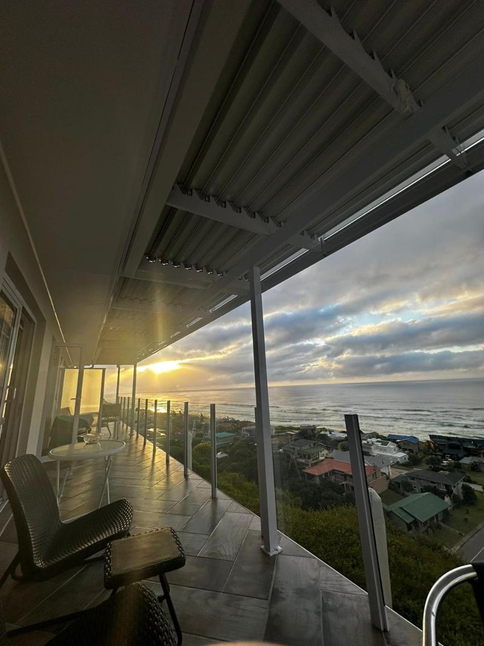 Pearl White Sands Glentana Exterior photo